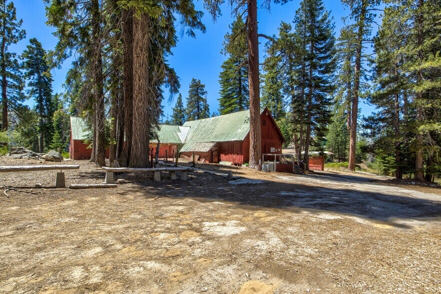 61011 Cedar Crest Ln, Lakeshore, CA à vendre - Photo de l’immeuble – Image 2 sur 97