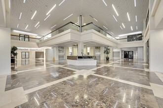 7000 W Palmetto Park Rd, Boca Raton, FL à louer Hall d’entrée– Image 1 sur 37