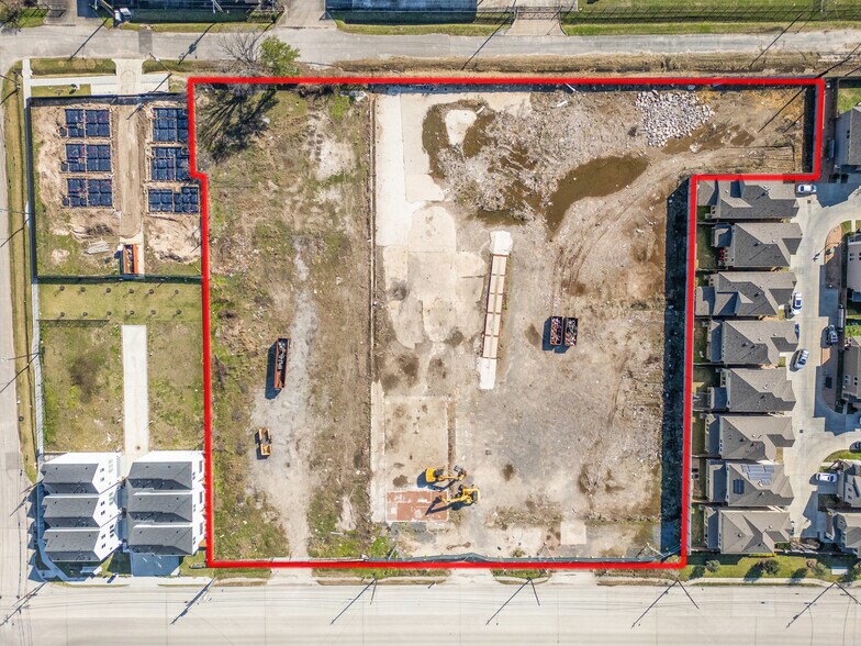 3919 Pinemont Dr, Houston, TX à vendre - Photo de l’immeuble – Image 2 sur 14