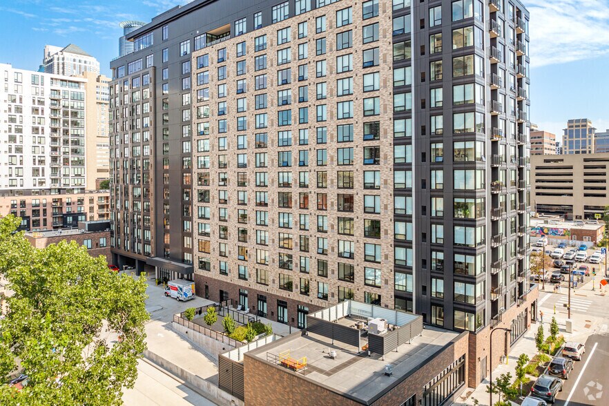 615 S 8th St, Minneapolis, MN à louer - Photo de l’immeuble – Image 3 sur 83