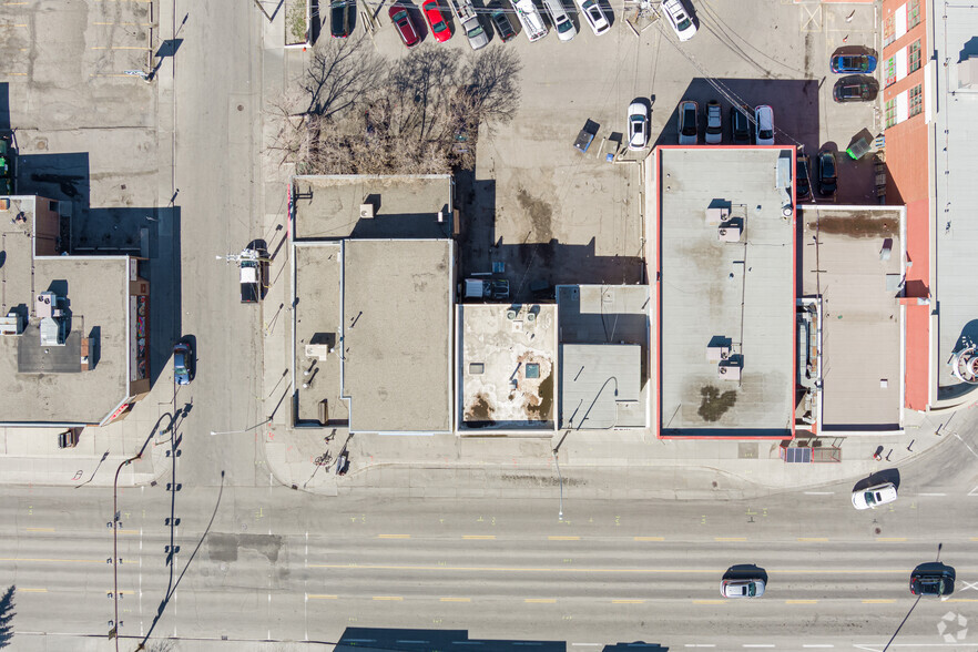 1601 Centre St NW, Calgary, AB à louer - Aérien – Image 3 sur 3