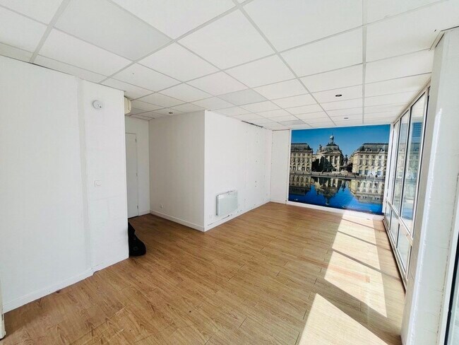 Plus de détails pour Local commercial à vendre