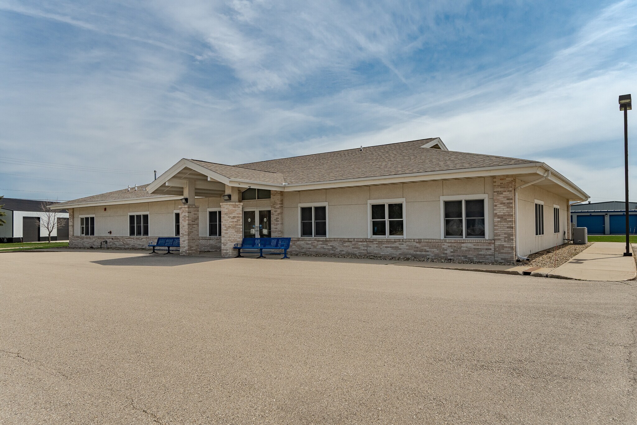 202 5th St SE, Kasson, MN à vendre Photo de l’immeuble– Image 1 sur 37
