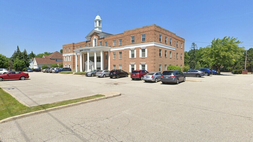 5001 Mayfield Rd, Lyndhurst, OH à louer - Photo de l’immeuble – Image 2 sur 2