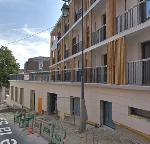 Local commercial dans Issy-les-Moulineaux à louer - Photo de l’immeuble – Image 1 sur 7