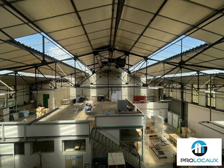 Local d'activités dans Villefranche-sur-Saône à vendre - Photo de l’immeuble – Image 1 sur 19