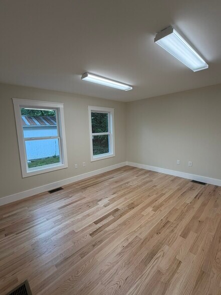 84 E. Chatham St, Pittsboro, NC à louer - Photo de l’immeuble – Image 3 sur 6