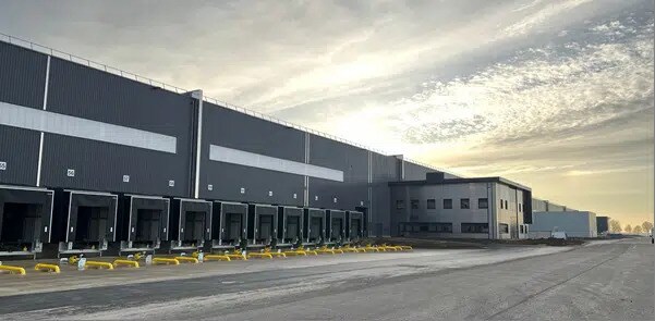 Industriel/Logistique dans Ablaincourt-Pressoir à louer Photo de l’immeuble– Image 1 sur 7