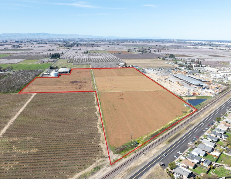 Tully Rd, Hughson, CA à vendre - Photo de l’immeuble – Image 2 sur 7