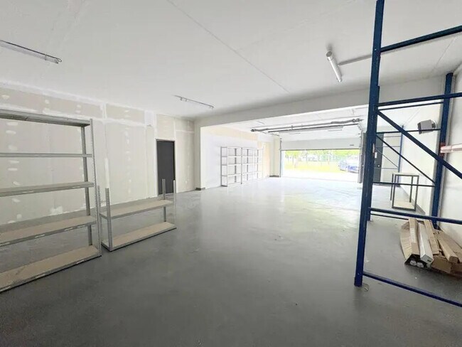 Plus de détails pour 27 Rue Du Gros Murger, Herblay-sur-Seine - Local d'activités à louer