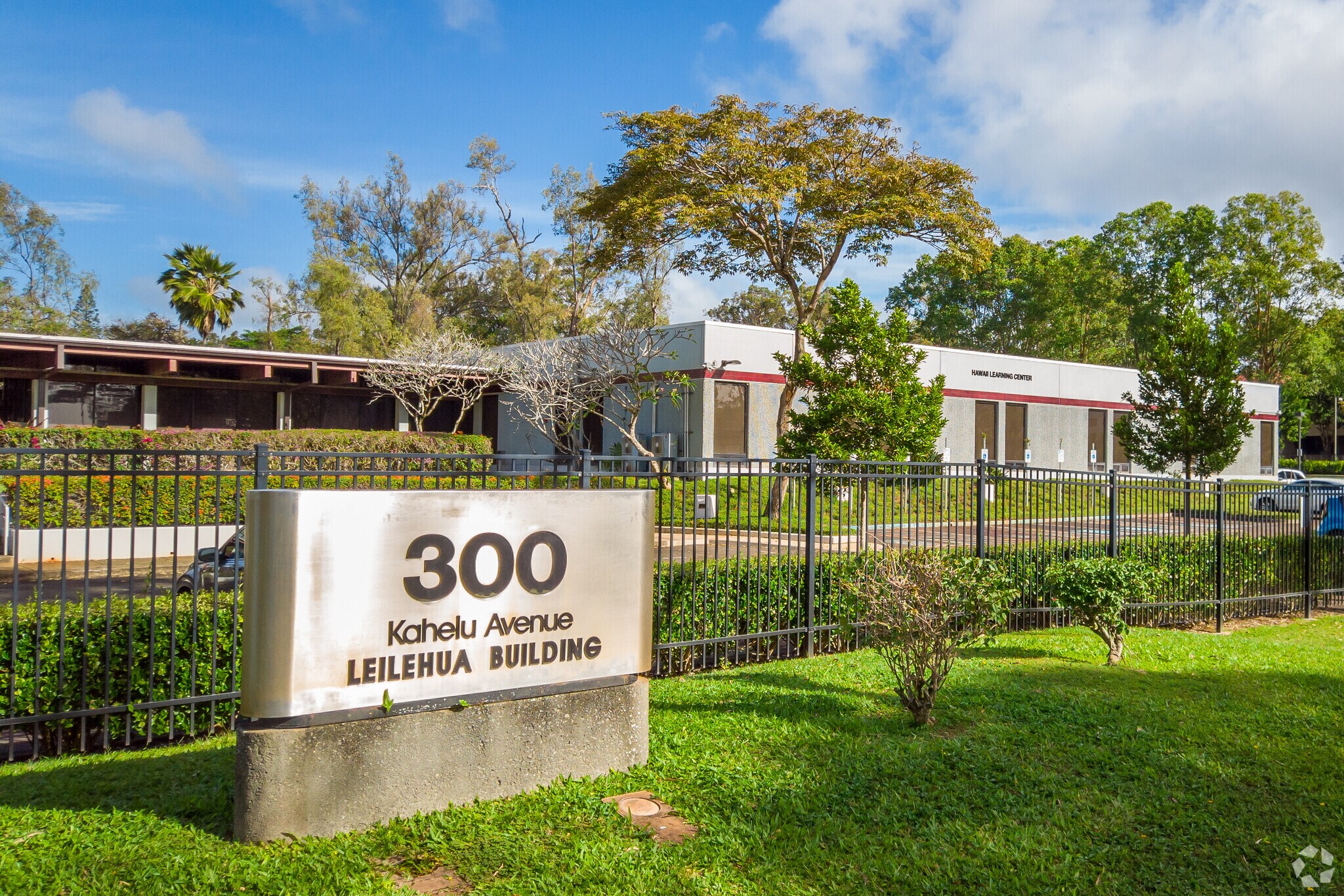 300 Kahelu Ave, Mililani, HI à vendre Photo de l’immeuble– Image 1 sur 6