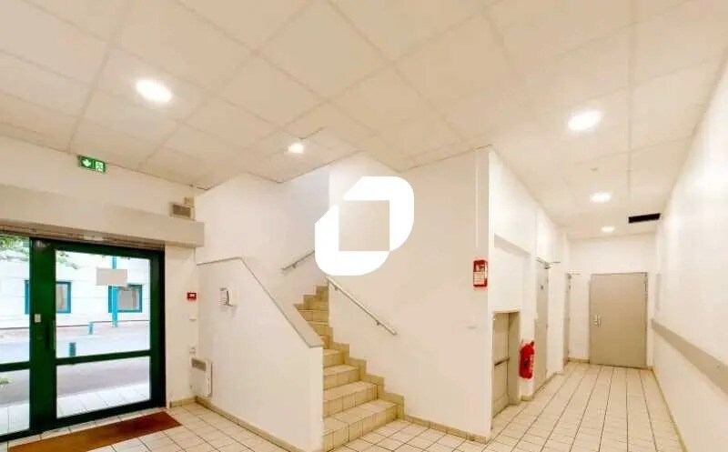 Bureau dans Gennevilliers à louer - Photo de l’immeuble – Image 2 sur 13