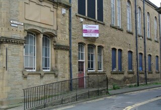 1 Hall St, Brighouse à louer Photo de l’immeuble– Image 1 sur 1