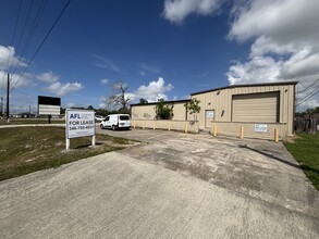 3725 FM 646 Rd, Santa Fe, TX à louer Photo intérieure– Image 2 sur 13