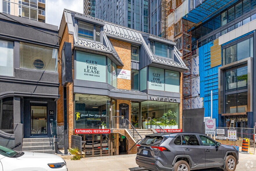 12-14 Cumberland St, Toronto, ON à louer - Photo de l’immeuble – Image 2 sur 3