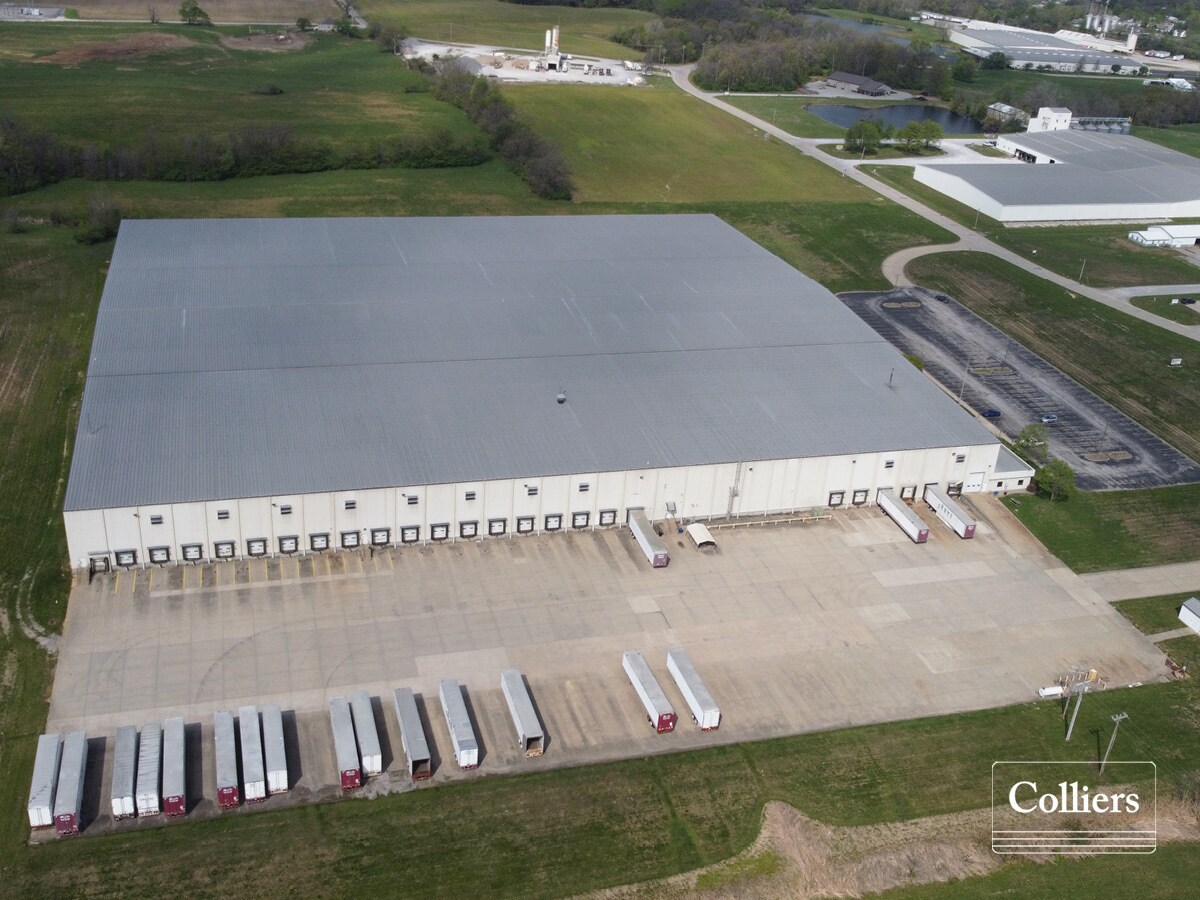 329 Industrial Dr, Albion, IL à louer Photo principale– Image 1 sur 6