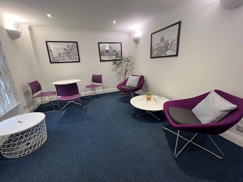 Mill Ln, Guildford à louer - Photo de l’immeuble – Image 3 sur 5