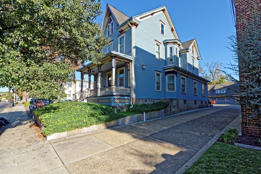 38 Cooper St, Woodbury, NJ à vendre - Photo de l’immeuble – Image 3 sur 8