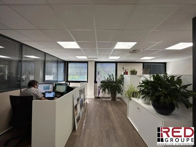 Plus de détails pour Bureau à louer