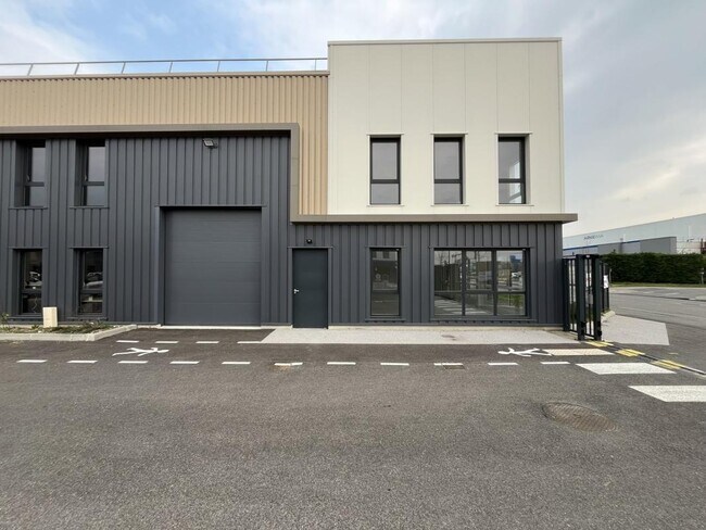 Plus de détails pour 150 Bis Rue Ampère, Genay - Local d'activités à louer