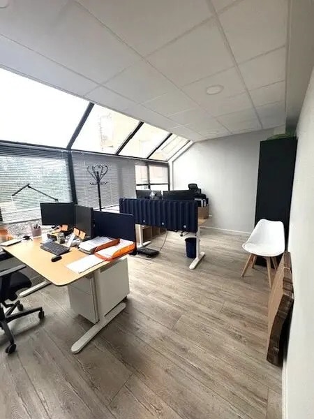 Bureau dans Champagne-au-Mont-d'Or à louer Photo intérieure– Image 1 sur 6