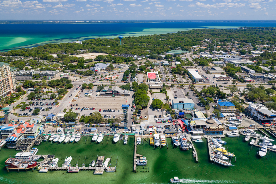 111 US-98, Destin, FL à louer - Photo principale – Image 1 sur 6
