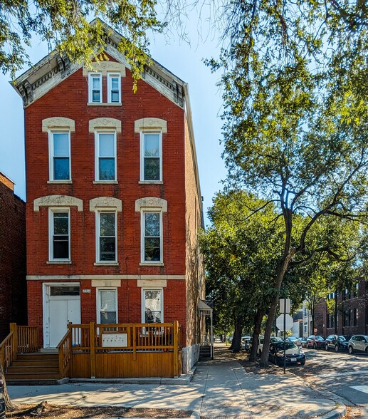 1437 W Superior St, Chicago, IL à vendre - Photo de l’immeuble – Image 2 sur 7