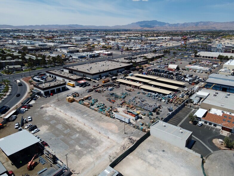 4300 W Tropicana Ave, Las Vegas, NV à louer - Photo de l’immeuble – Image 3 sur 5