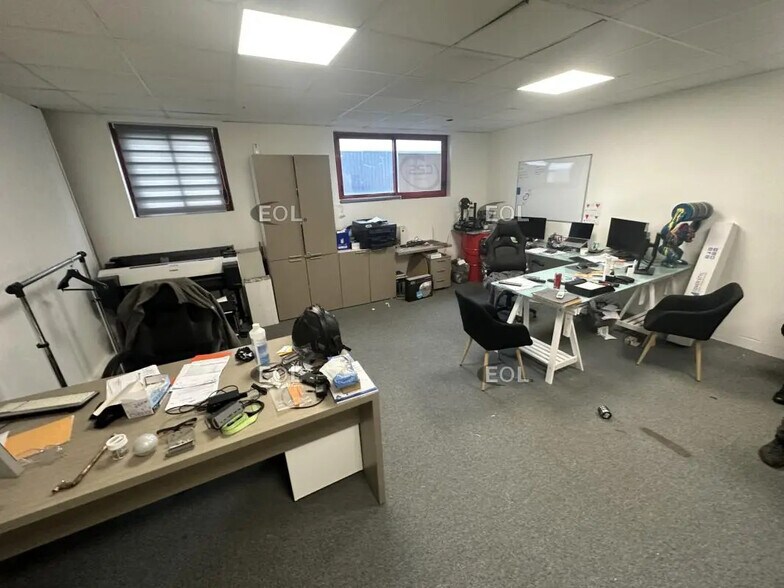 Local d’activités dans Gretz-Armainvilliers à louer - Photo intérieure – Image 2 sur 7