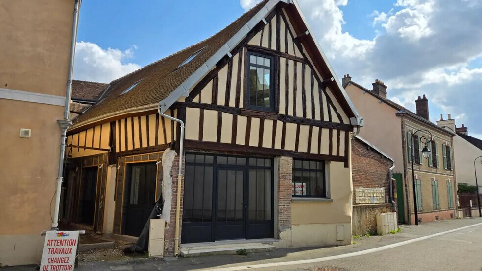 Local commercial dans Dreux à louer - Photo de l’immeuble – Image 1 sur 8
