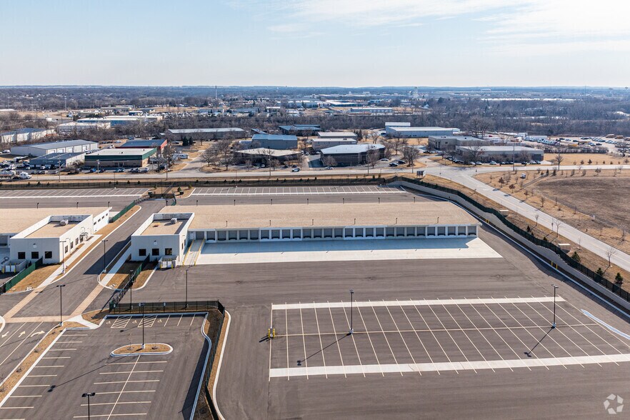NEC Aucutt Rd & Commerce Dr, Montgomery, IL à vendre - Photo de l’immeuble – Image 3 sur 5