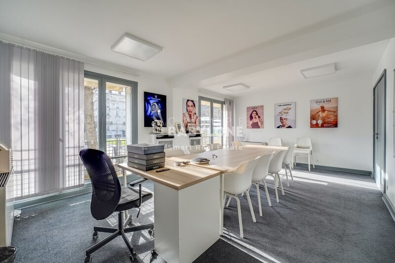 Bureau dans Neuilly-sur-Seine à louer - Photo intérieure – Image 2 sur 10
