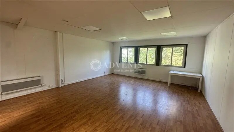 Bureau dans Neuilly-sur-Marne à louer - Photo de l’immeuble – Image 3 sur 6