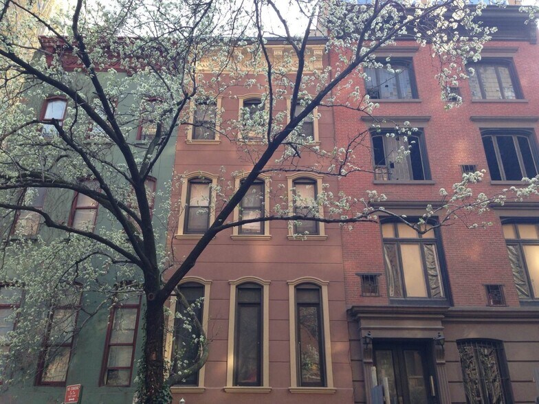 212 E 35th St, New York, NY à vendre - Photo de l’immeuble – Image 1 sur 15