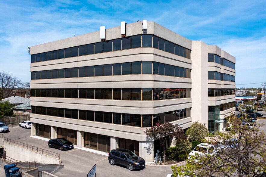 620 Wilson Ave, Toronto, ON à louer - Photo de l’immeuble – Image 2 sur 3