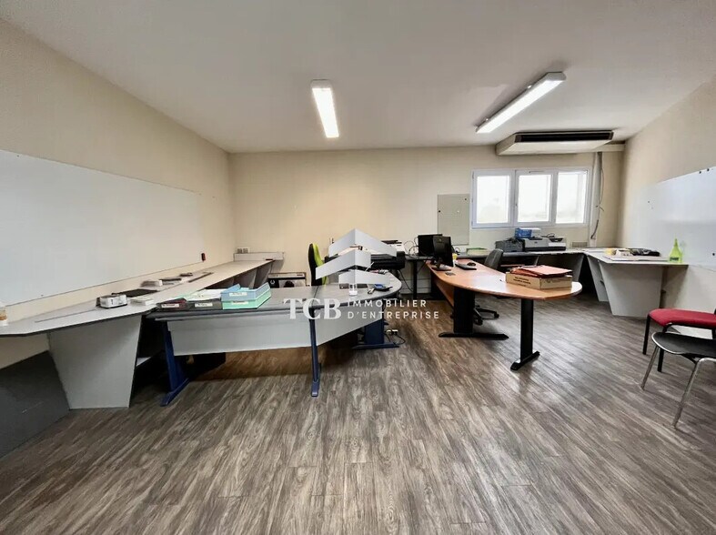 Local d’activités dans Orvault à louer - Photo de l’immeuble – Image 2 sur 3