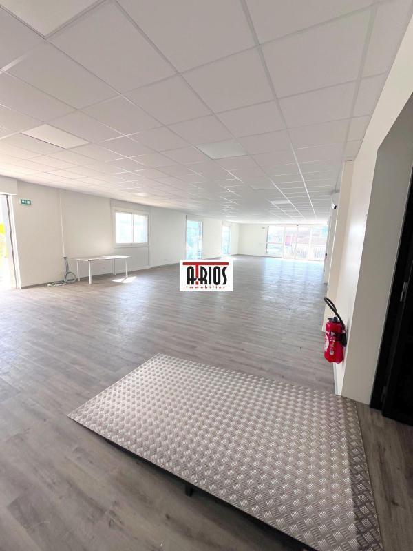 Plus de détails pour Local commercial à louer