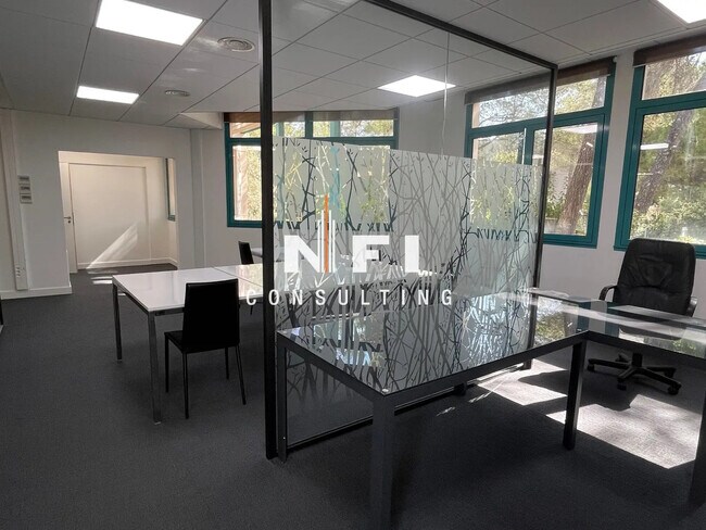 Plus de détails pour Bureau à louer