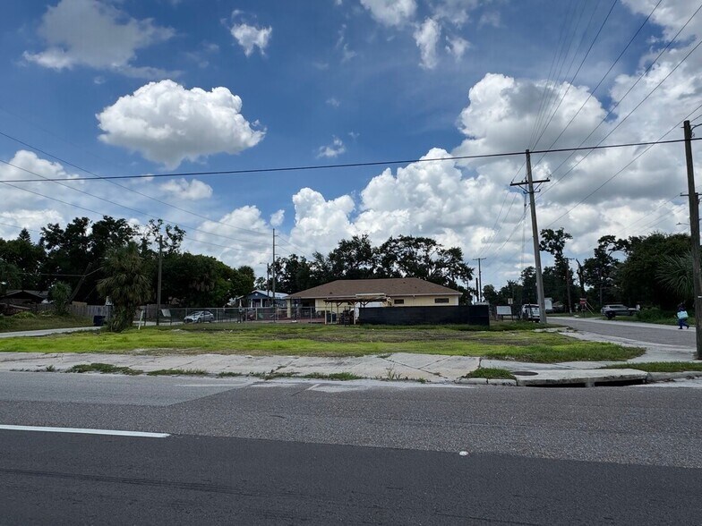 2804 E Columbus Dr, Tampa, FL à vendre - Photo de l’immeuble – Image 3 sur 6