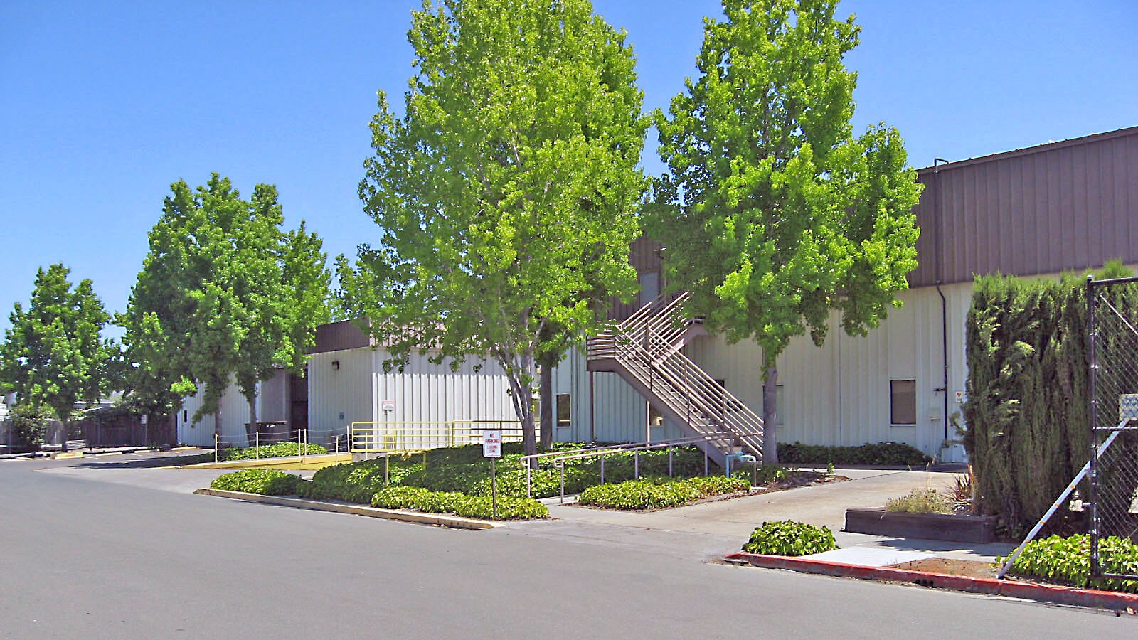 1800 Lombardi Ln, Santa Rosa, CA à vendre Photo de l’immeuble– Image 1 sur 12