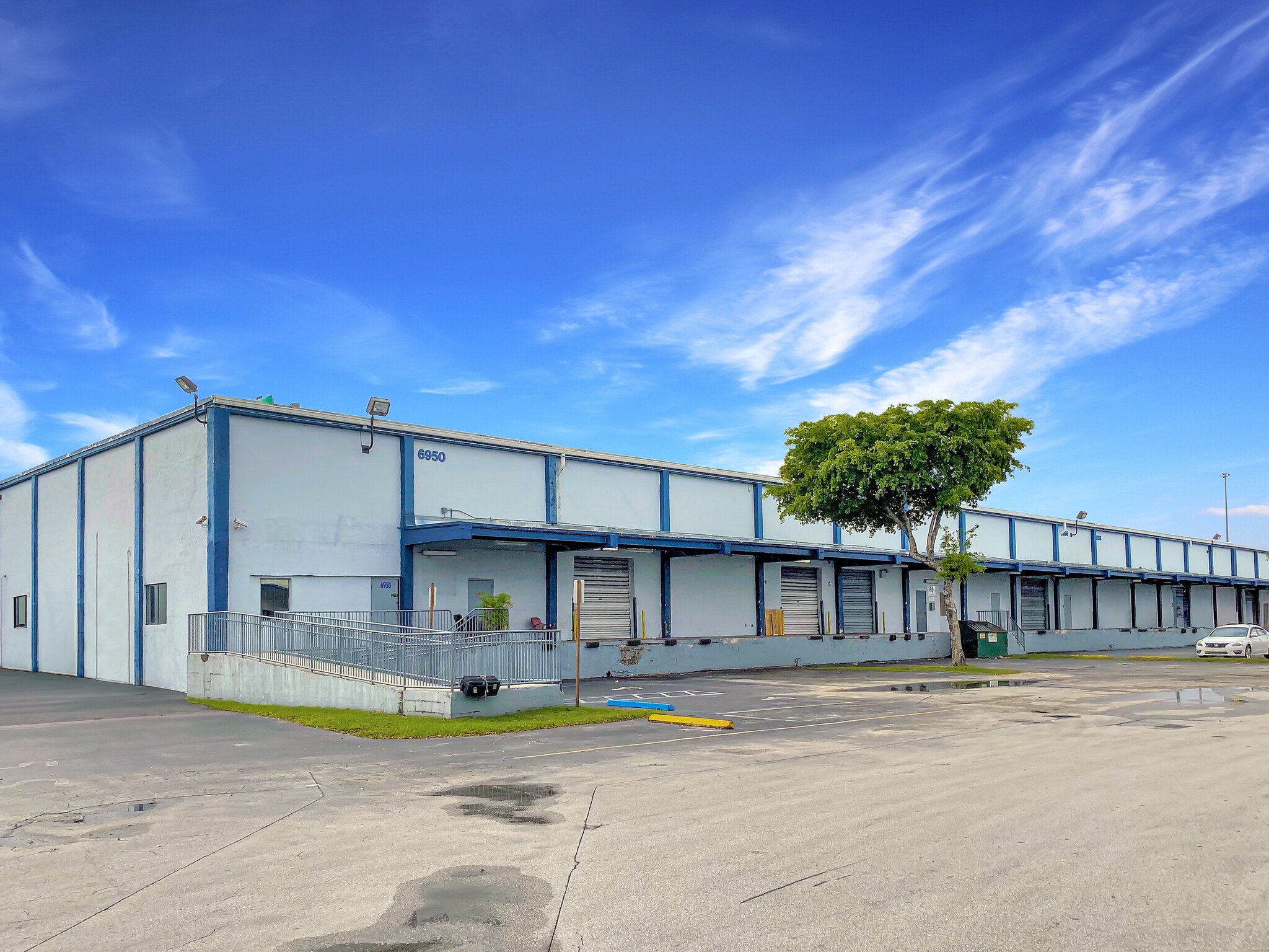 6950 NW 12th St, Miami, FL à louer Photo intérieure– Image 1 sur 2
