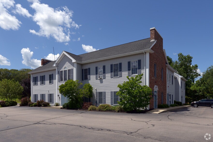 844 Franklin St, Wrentham, MA à vendre - Photo de l’immeuble – Image 3 sur 9