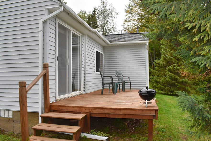 W18070 County Rd, Germfask, MI à vendre - Photo de l’immeuble – Image 3 sur 11