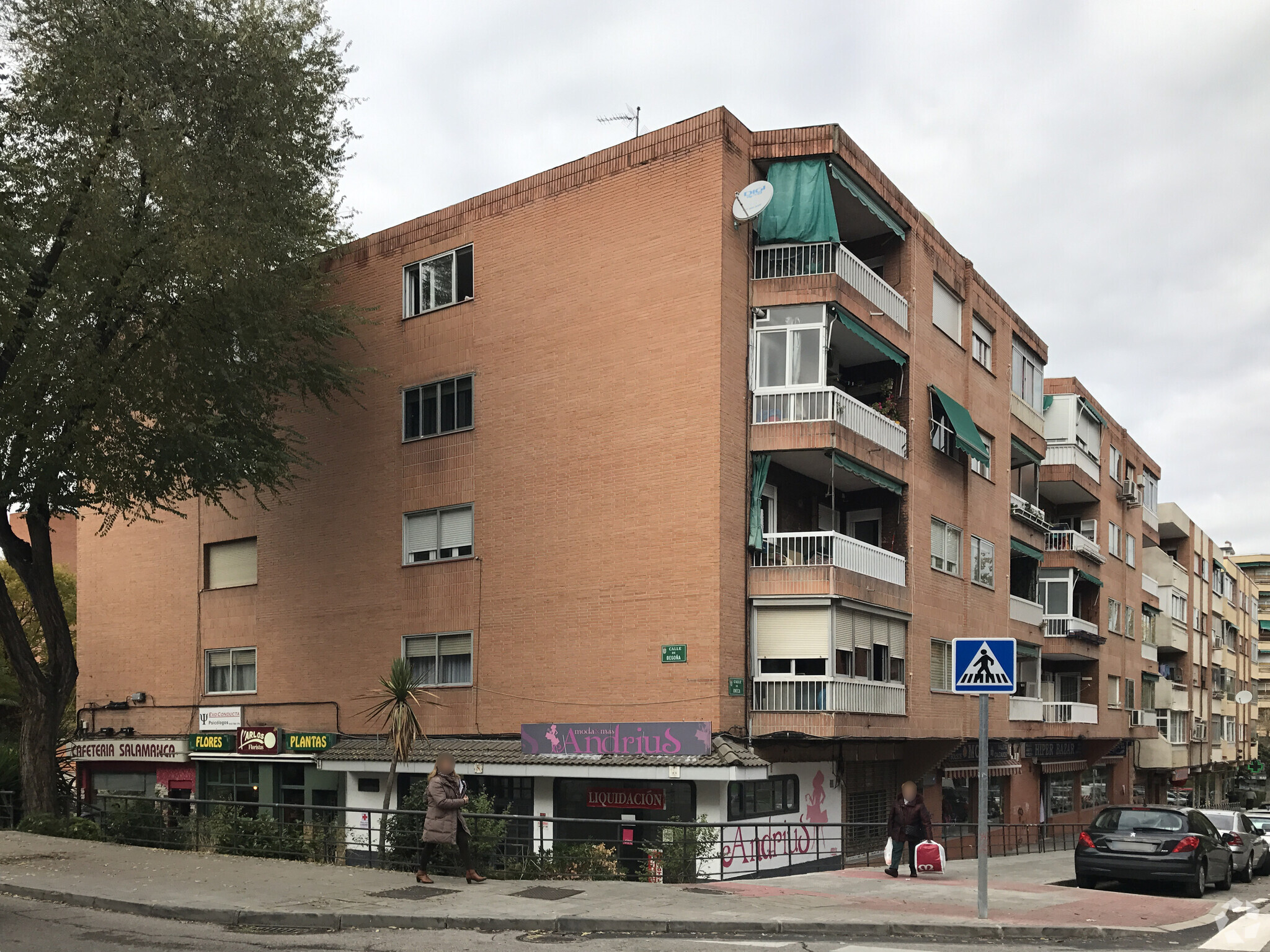 Plaza San Pedro Y San Pablo, 2, Coslada, Madrid à vendre Photo de l’immeuble– Image 1 sur 2