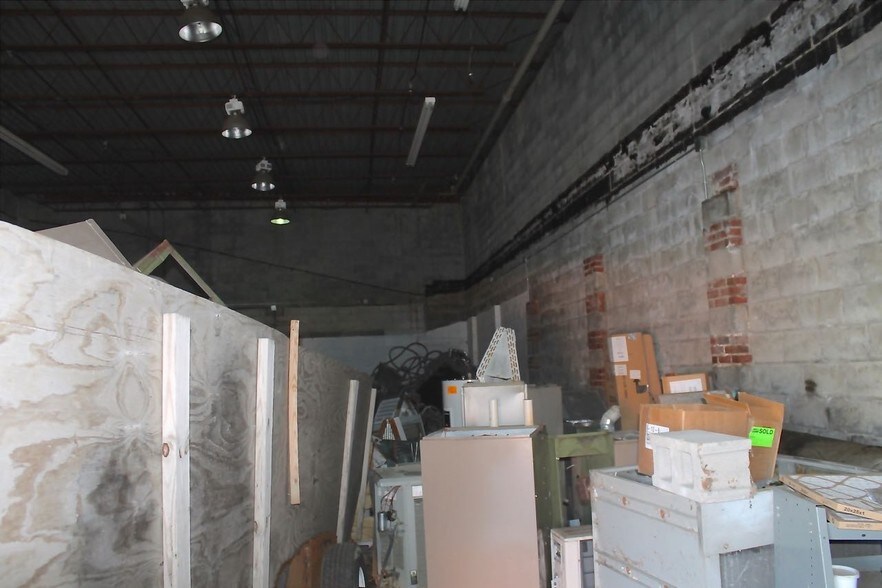 2504 Triplett Blvd, Akron, OH à vendre - Photo de l’immeuble – Image 3 sur 20