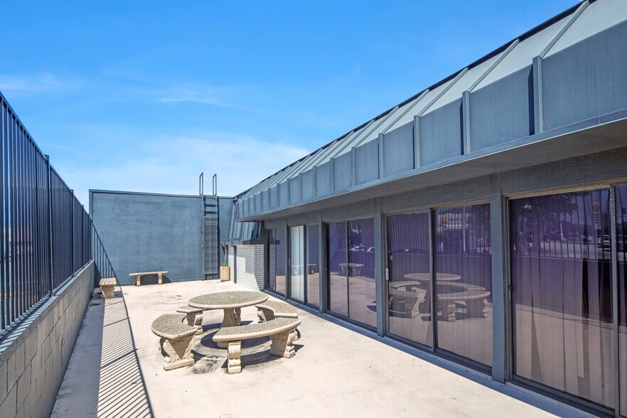 3711-3715 Lomita Blvd, Torrance, CA à louer - Photo de l’immeuble – Image 2 sur 9