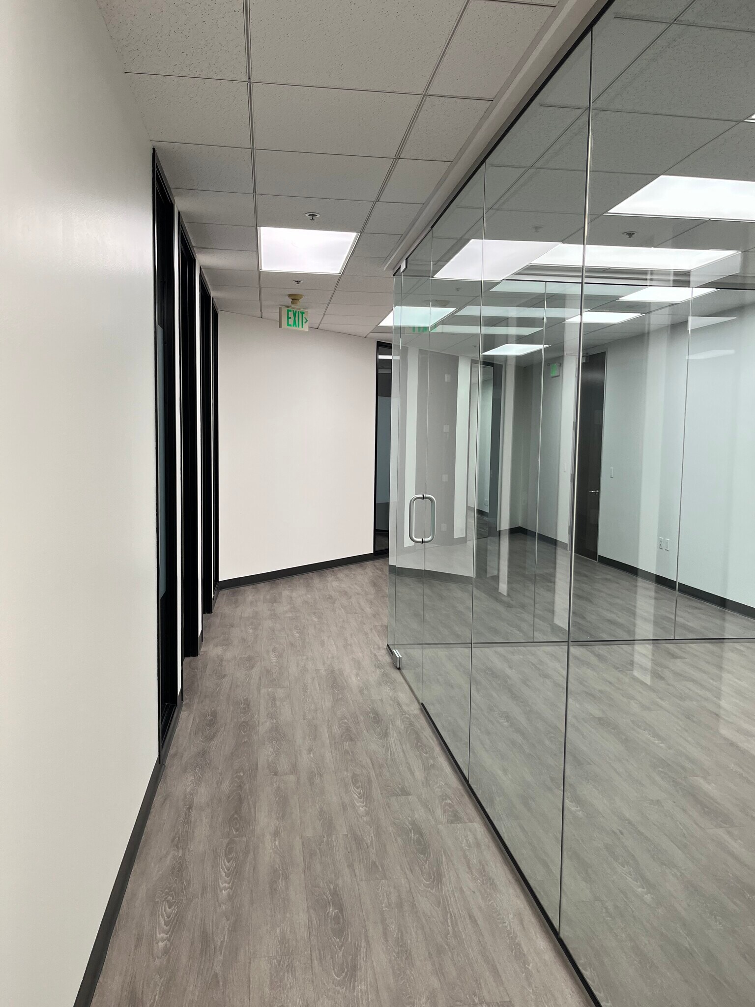 31365 Oak Crest Dr, Westlake Village, CA à louer Photo intérieure– Image 1 sur 2