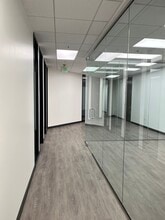 31365 Oak Crest Dr, Westlake Village, CA à louer Photo intérieure– Image 1 sur 2