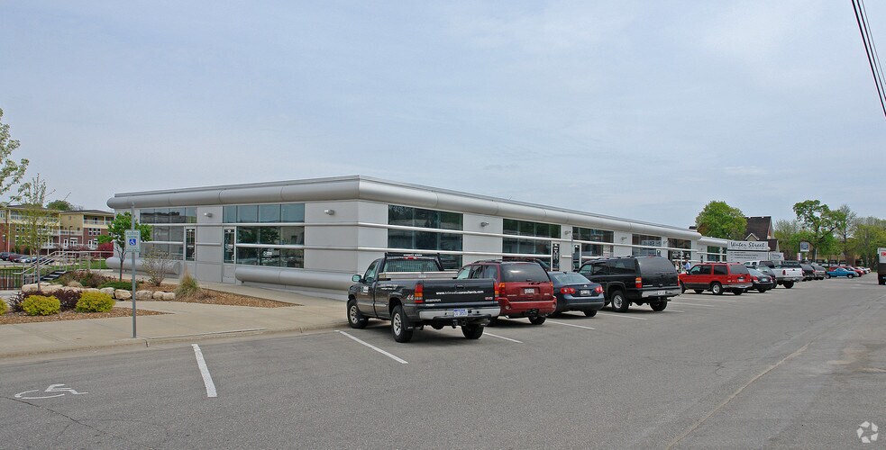 29-47 S Water St E, Fort Atkinson, WI à vendre - Photo de l’immeuble – Image 1 sur 2