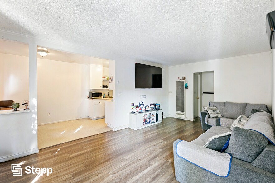1024 Cedar Ave, Long Beach, CA à vendre - Photo de l’immeuble – Image 3 sur 14